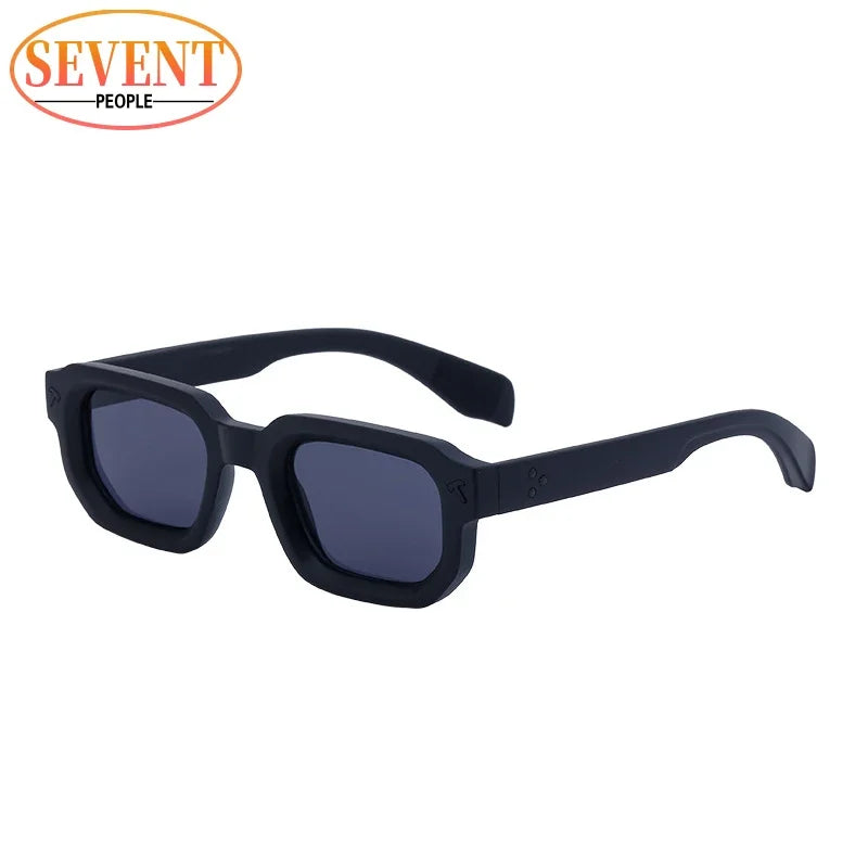 Modèle Seven