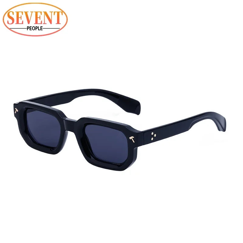 Modèle Seven