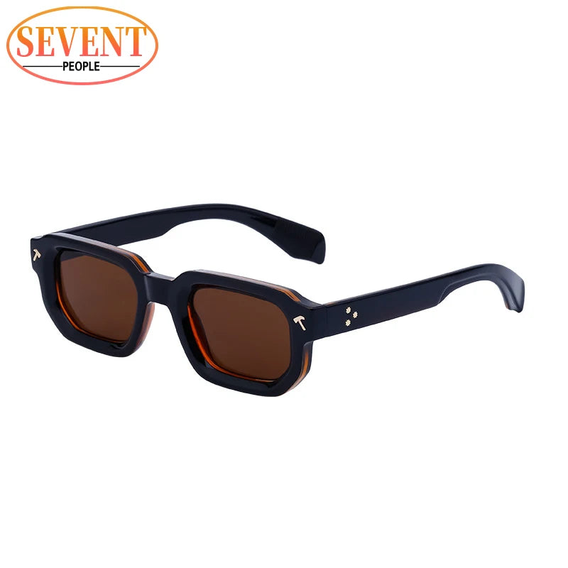 Modèle Seven