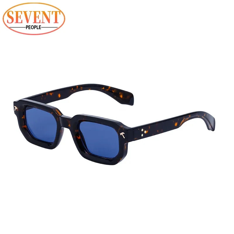 Modèle Seven