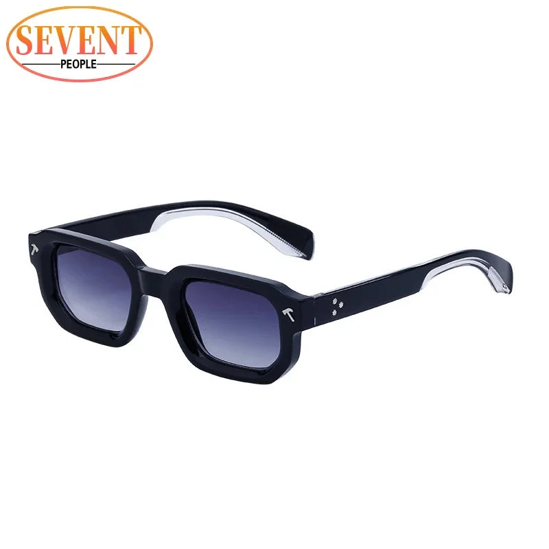 Modèle Seven