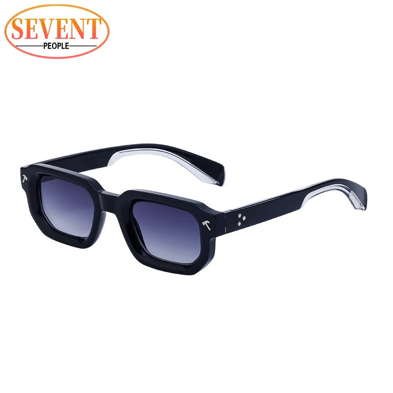 Modèle Seven
